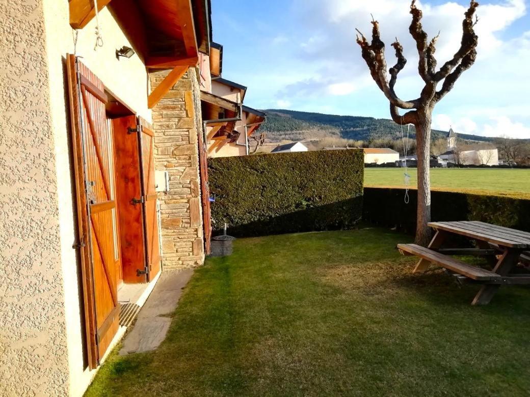 Casa Adosada Para Familias En Santa Leocadia Sainte-Léocadie Εξωτερικό φωτογραφία
